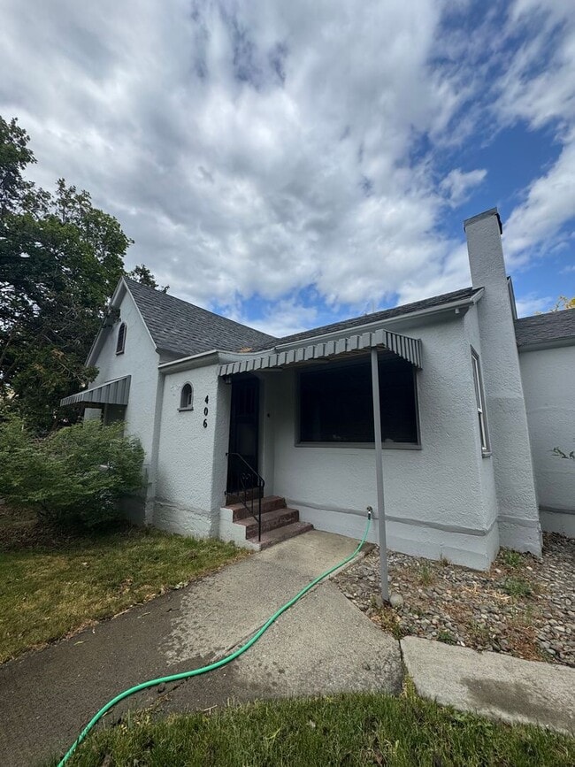 Photo - Charming 3 Bed Rental in Prime Location