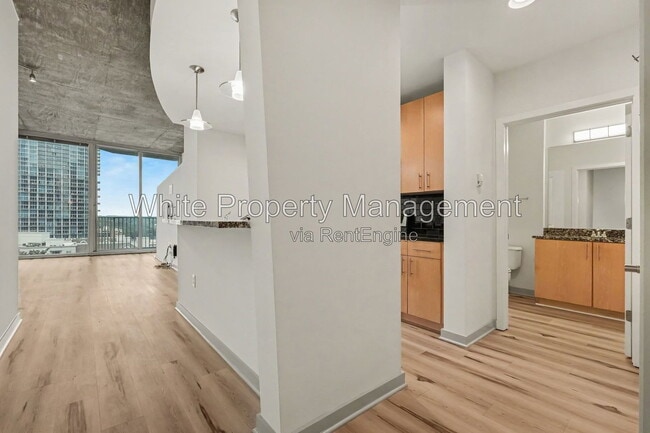 Photo - 210 N Church St Unit 1204