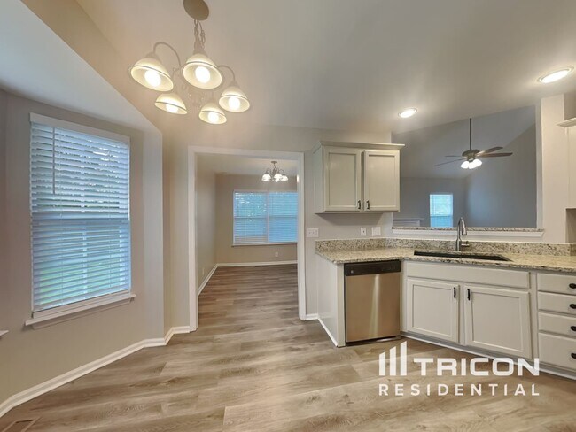 Photo - 832 Aimes Ct