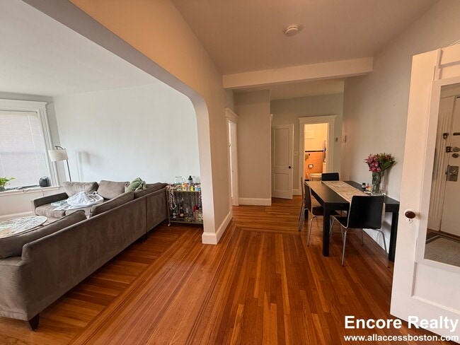 Photo - 175 Harvard St Unidad 2