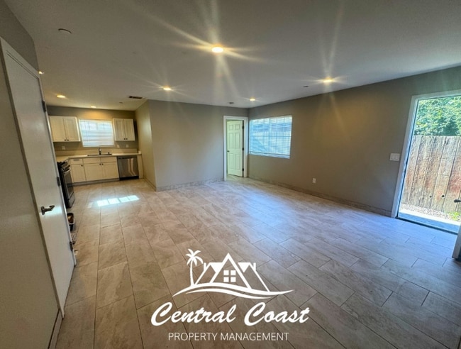 Photo - 0 E Boone St Unidad A