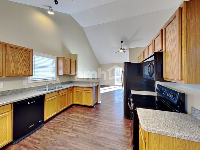 Photo - 5469 Boucher Dr