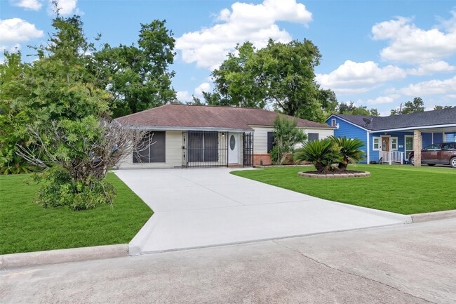Photo - 9211 Clearway Dr