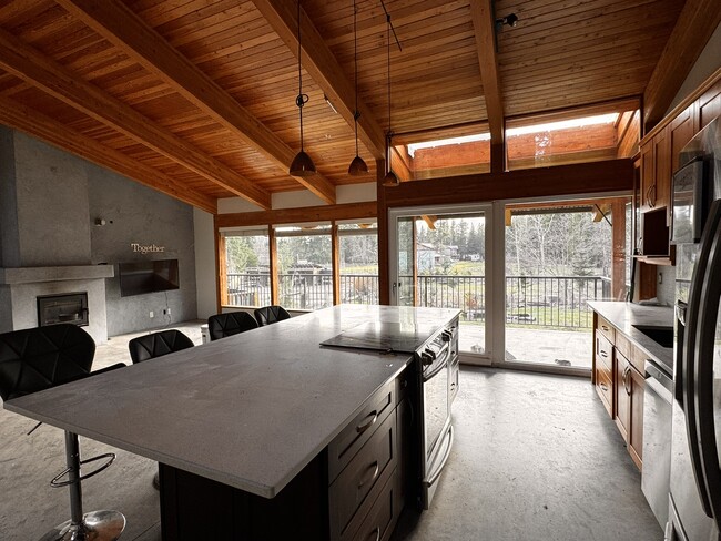 Photo - 1425 Benzon Crescent Unité 3 - Main House