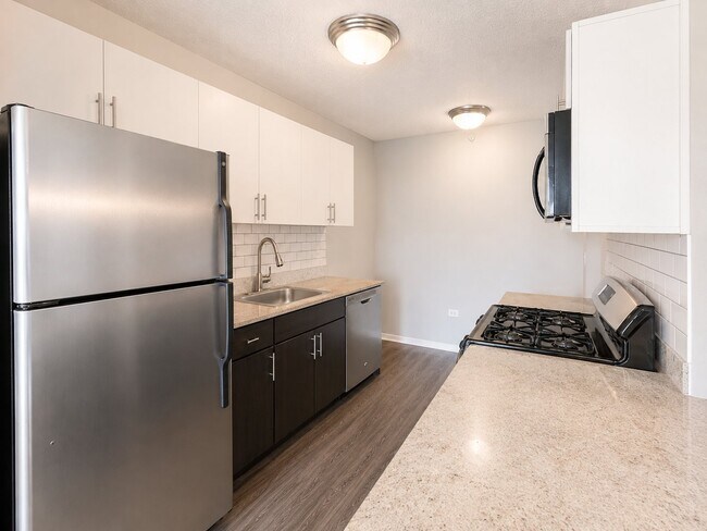 Photo - 605 W Lake St Unit 1311
