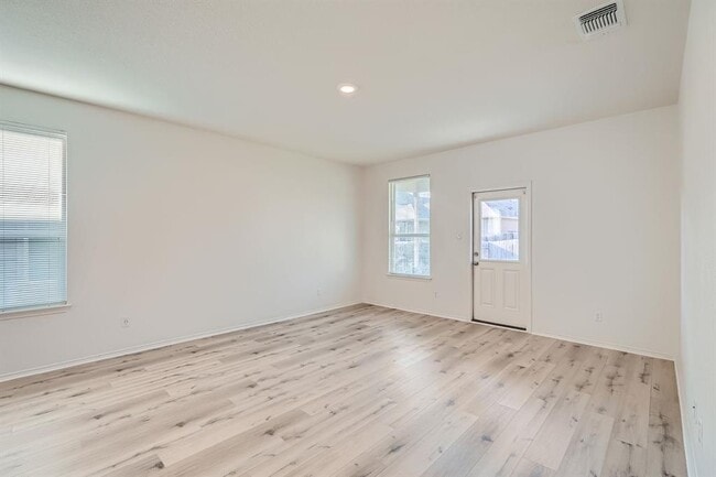 Photo - 190 Purple Heart Dr