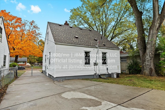 Photo - 24211 Parklawn St