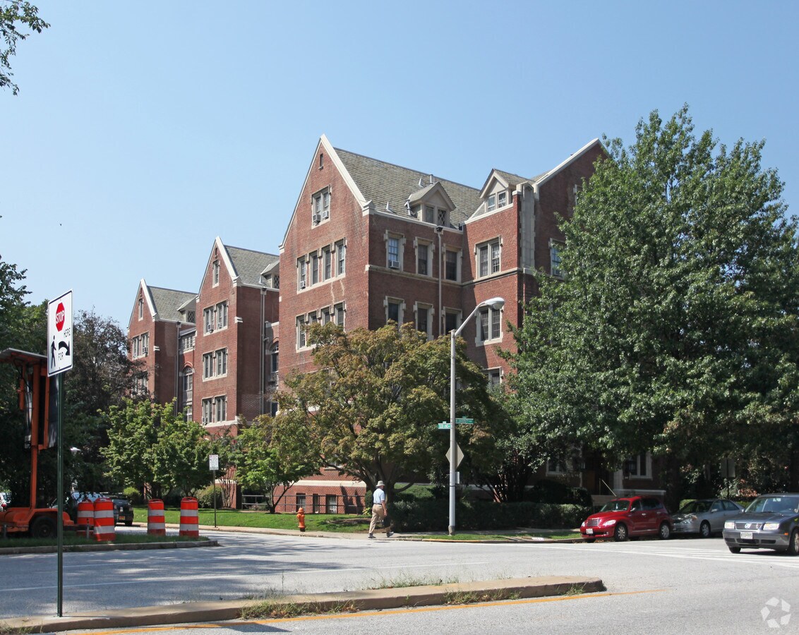 Tudor Arms Apartments - Tudor Arms Apartments