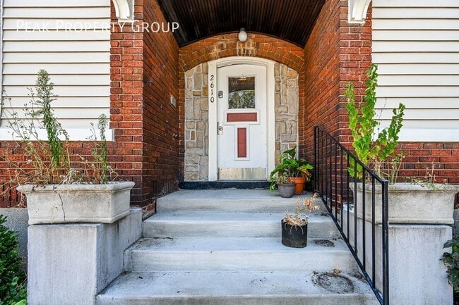 Photo - 2610 Woodburn Ave Unit 4