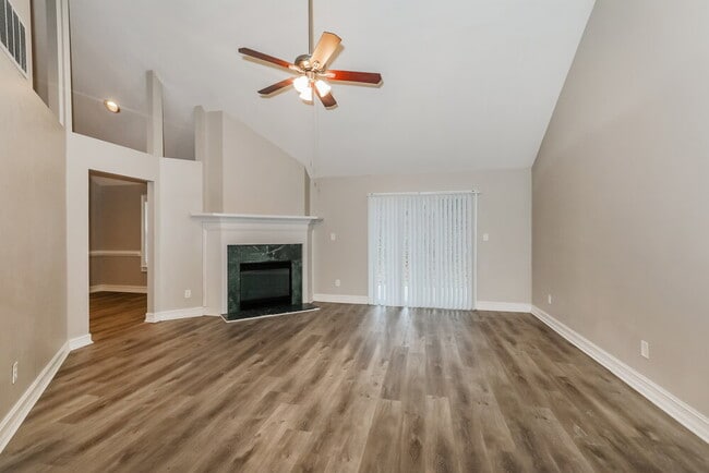 Photo - 275 Eagle Way