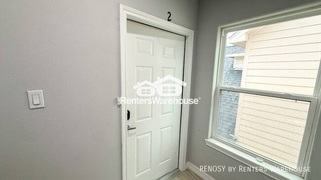 Photo - 7823 Gladstone St