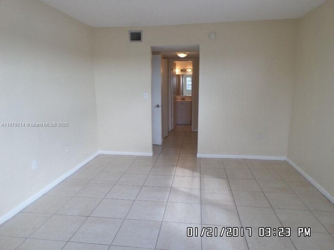 Photo - 3610 NW 21st St Unidad 410