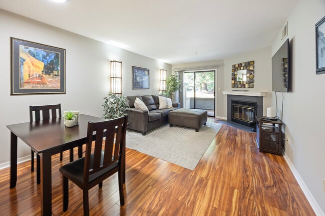 Photo - 198 Oriole Cir Unit 198