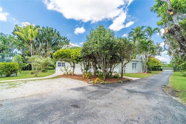 Building Photo - 7500 SW 75th St Rental