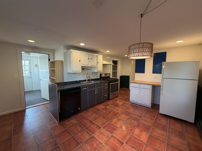 Photo - 84 Pleasant St Unidad 3