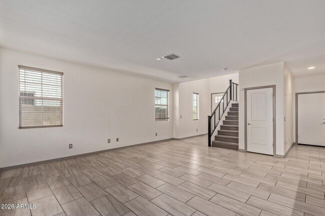 Photo - 905 S Canal Dr