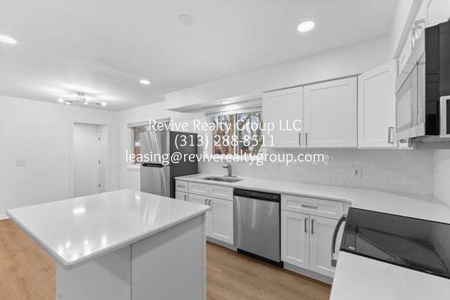 Photo - 5337 Botsford Ave