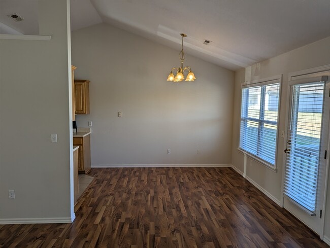 Photo - 119 Woodland Dr N