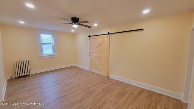 Photo - 864 S Main St