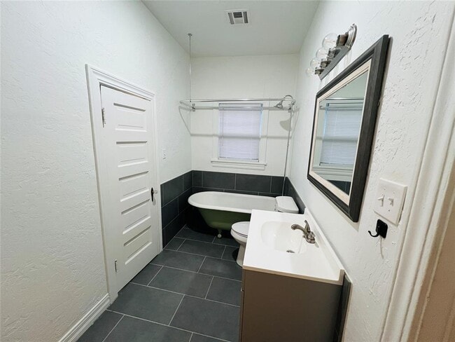 Photo - 224 W Eufaula St