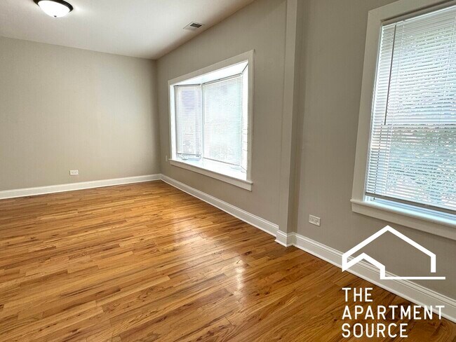 Photo - 3904 W Armitage Ave Unit 2F