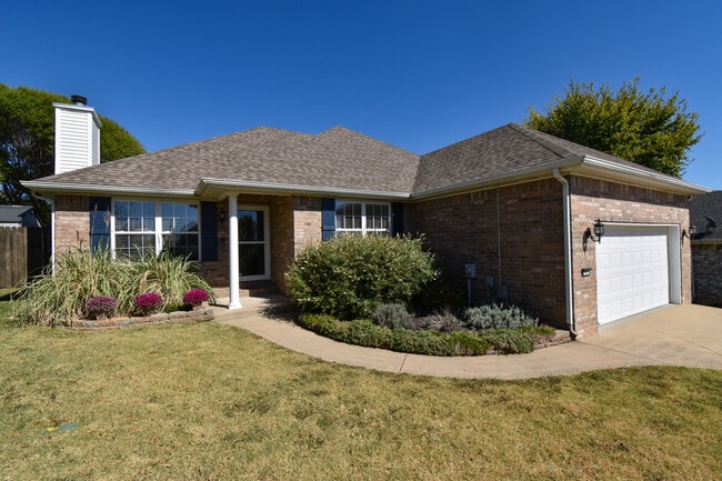 Photo - 701 Earls Ct