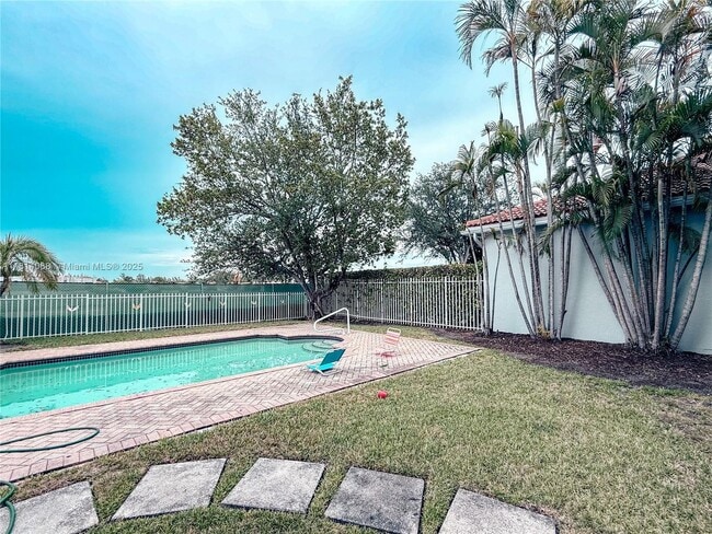 Photo - 1621 Diplomat Dr