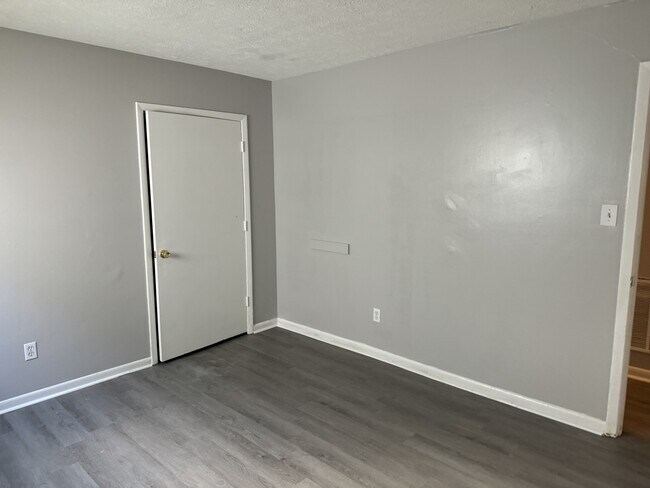 Photo - 1332 Centre Pkwy
