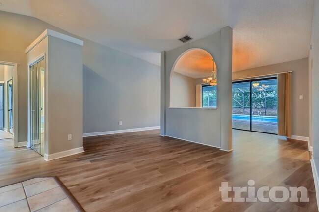 Photo - 1736 Pine Creek Ct