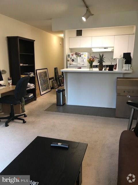 Building Photo - 1420 Locust St Unit 6J Rental