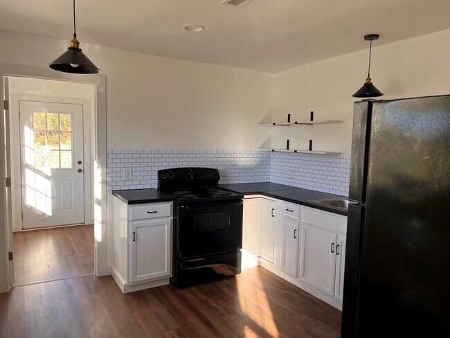 Kitchen - 238 Georgia St