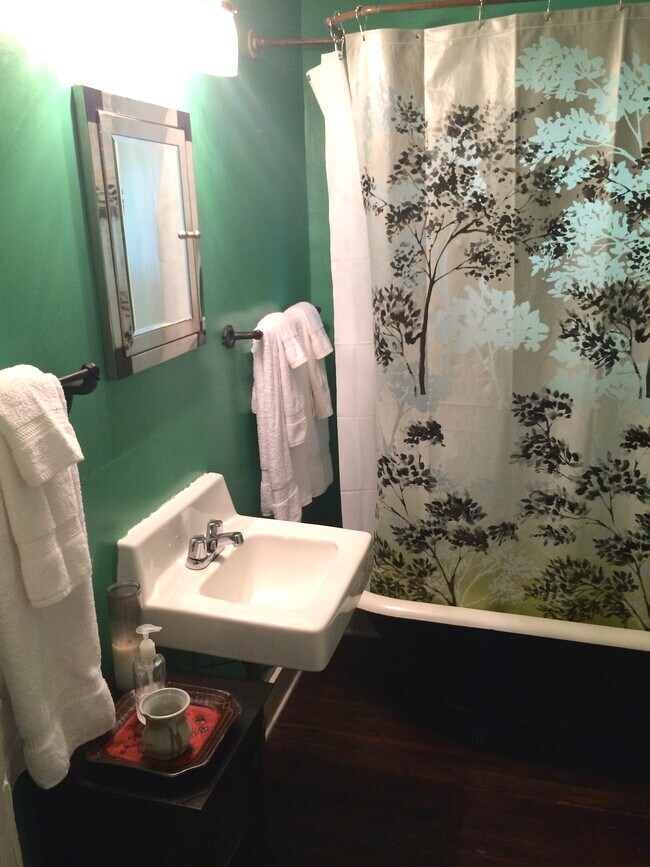 Photo - 2702 E 22nd St