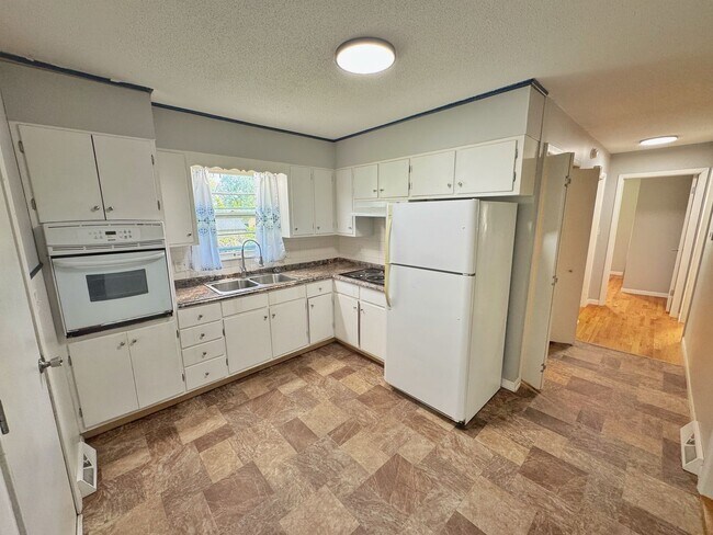 Photo - 1016 Christopher St