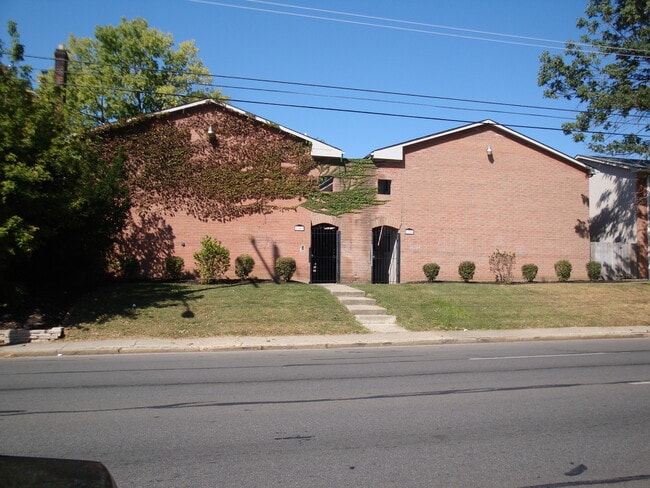 Building Photo - 1243 - 1251 Summit St