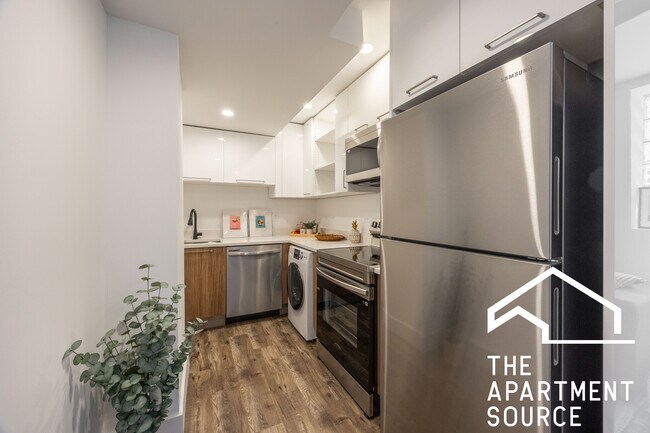 Photo - 941 W Carmen Ave Unit 002