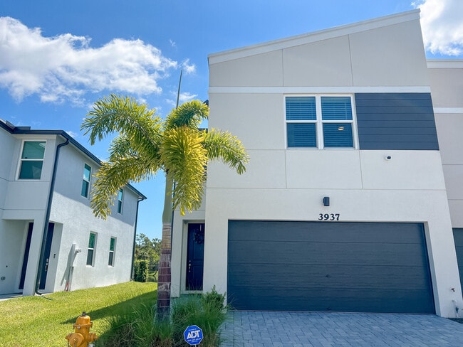 Photo - 3937 SE Mentmore Ln