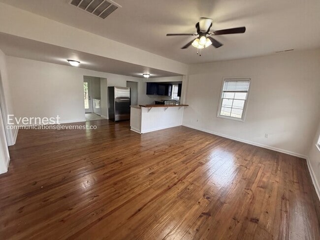 Photo - 506 Alpha St S