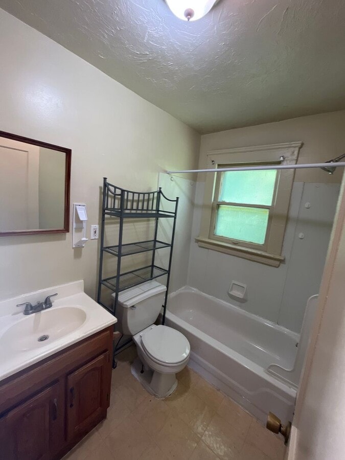Photo - 3bd Single Cash Pay/Section 8