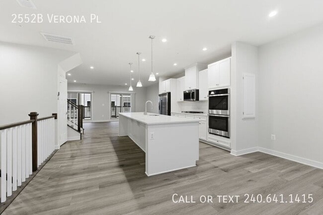 Photo - 2552B Verona Pl-