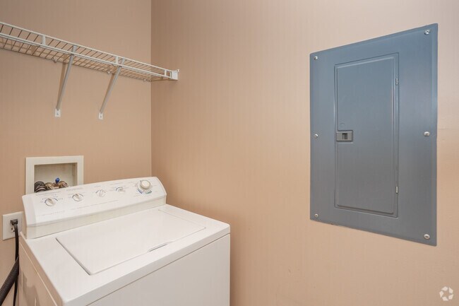 2BR, 2BA - 1,281SF - Laundry