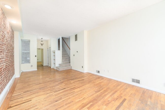 Photo - 1202 S Clinton St