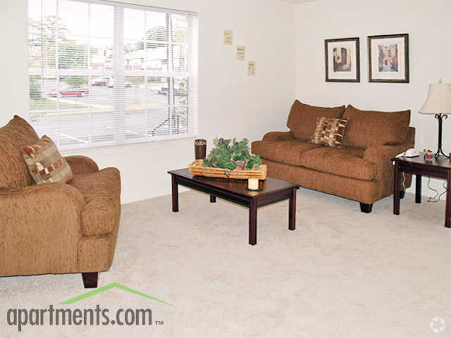 Living Room - Magnolia Court Apartments