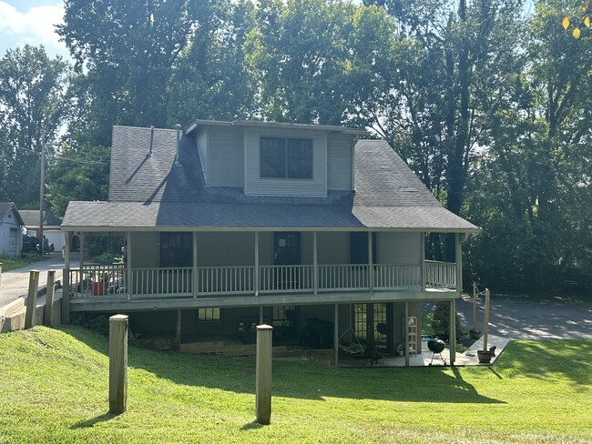 Front of house w/porch for apt. ! - 1046 Dudley Ave Apartment Unit #1