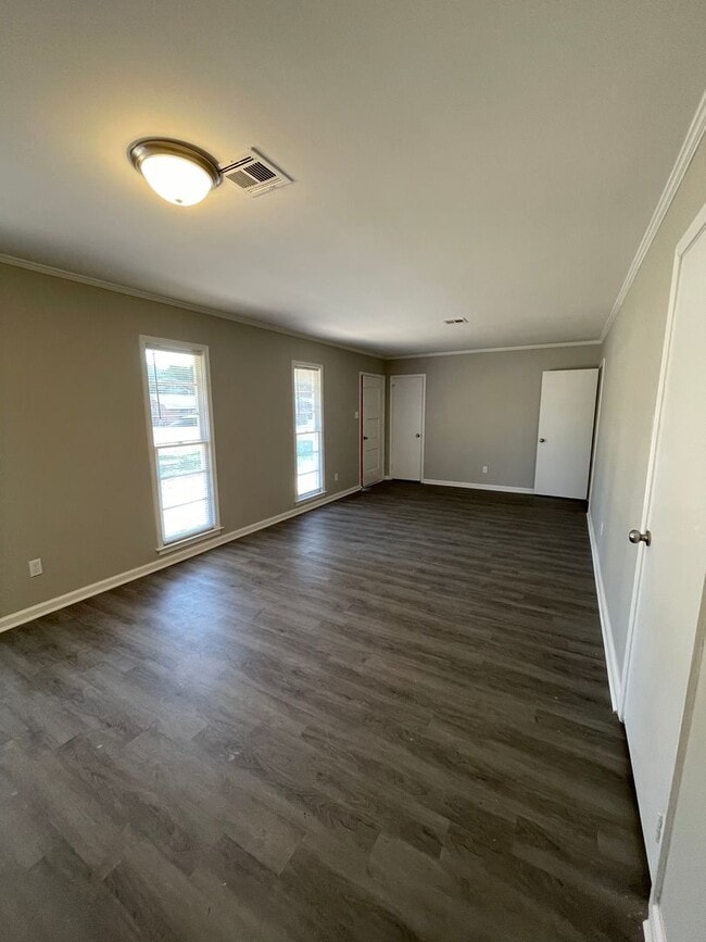 Photo - Geary Drive in Selbrook