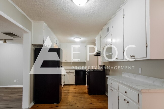 Photo - 1933 W 49th Pl
