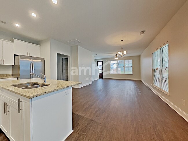 Photo - 5350 Tupelo St