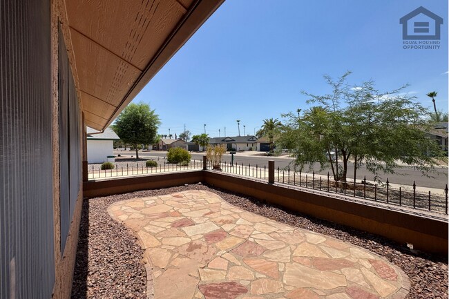 17211 N Desert Glen Dr