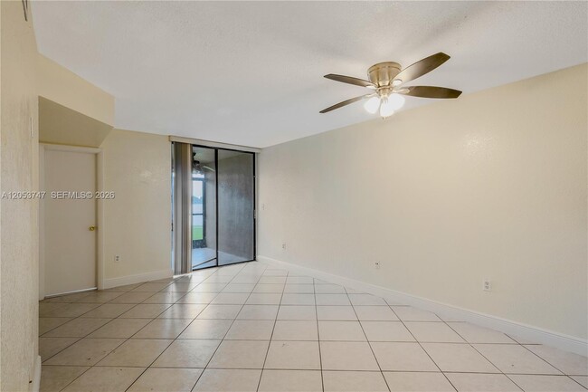 Photo - 15545 N Miami Lakeway Unit 102