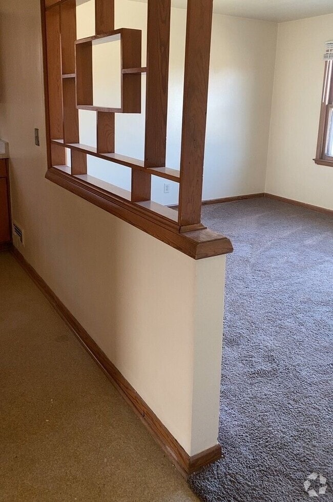 Building Photo - 6535 W Keefe Ave Unit 6535-2 Rental