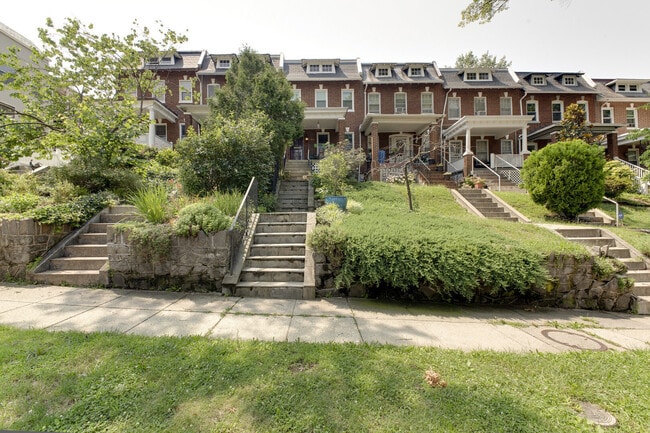 1414 Taylor St NW